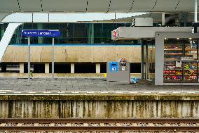 Daily Life On The Platforms At Arnhem Centraal Train Station