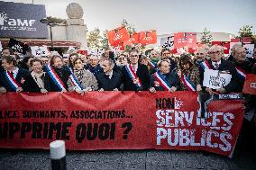 Demonstration At 106th Session of the Congress of Mayors - Paris