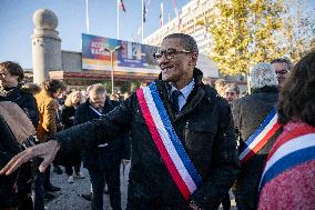 Demonstration At 106th Session of the Congress of Mayors - Paris