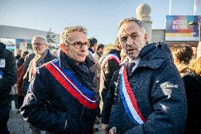 Demonstration At 106th Session of the Congress of Mayors - Paris