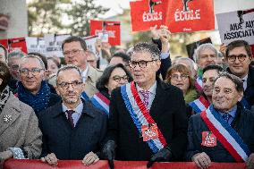 Demonstration At 106th Session of the Congress of Mayors - Paris