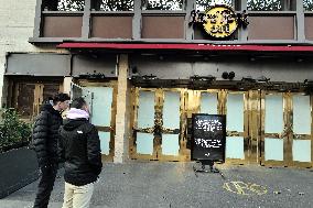 Closing of Last Hard Rock Cafe in France - Paris