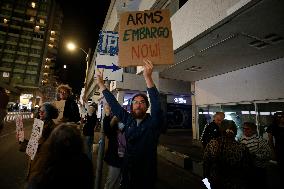 Protest In Tel Aviv Outside the US Consulate