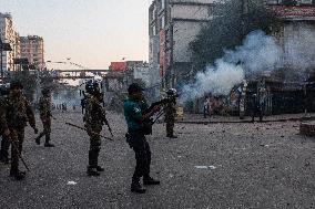 Clash Between Dhaka College And City College In Dhaka