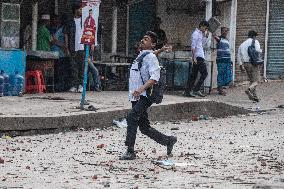 Clash Between Dhaka College And City College In Dhaka