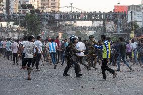 Clash Between Dhaka College And City College In Dhaka