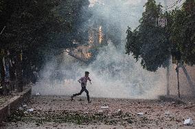 Clash Between Dhaka College And City College In Dhaka