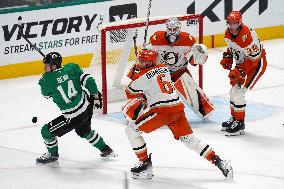 NHL: Dallas Stars V Anaheim Ducks