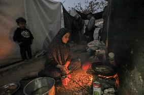 Displaced Palestinians Daily Life - Gaza