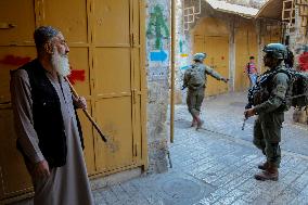 IDF Raids Old City - Hebron