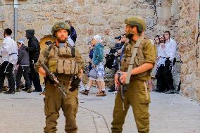 IDF Raids Old City - Hebron