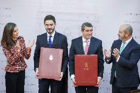 Queen Letizia Presides Over Luis Carandell Awards - Madrid