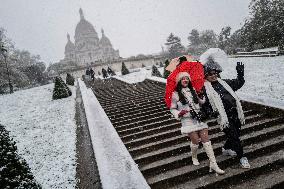 Caetano Snowstorm Hits Paris