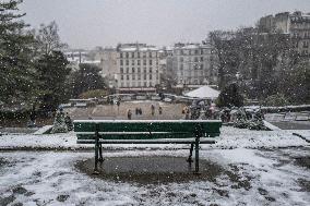 Caetano Snowstorm Hits Paris