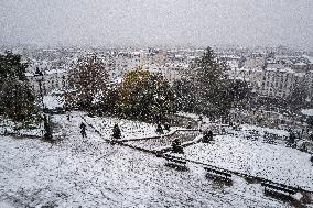 Caetano Snowstorm Hits Paris