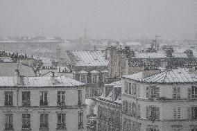 Caetano Snowstorm Hits Paris