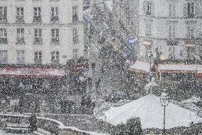 Caetano Snowstorm Hits Paris