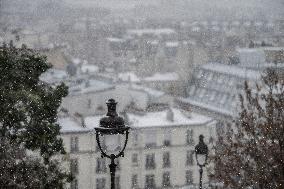 Caetano Snowstorm Hits Paris