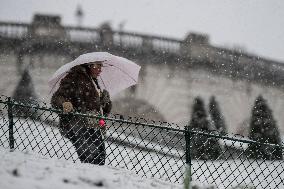 Caetano Snowstorm Hits Paris