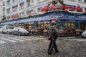 Caetano Snowstorm Hits Paris