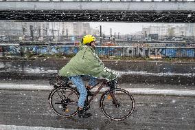 Caetano Snowstorm Hits Paris