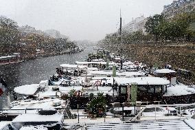 Caetano Snowstorm Hits Paris