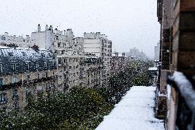 Caetano Snowstorm Hits Paris