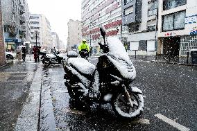 Caetano Snowstorm Hits Paris