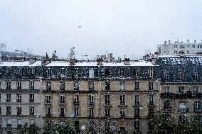 Caetano Snowstorm Hits Paris