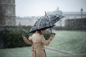 Heavy Snowfall In Paris