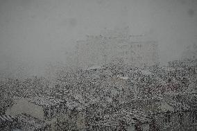 Caetano Snowstorm Hits Paris