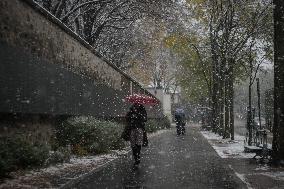 Caetano Snowstorm Hits Paris