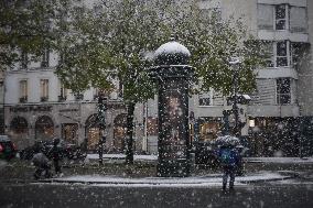 Caetano Snowstorm Hits Paris