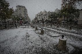 Caetano Snowstorm Hits Paris