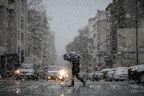 Caetano Snowstorm Hits Paris