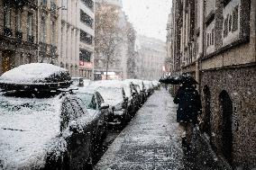 Caetano Snowstorm Hits Paris - France