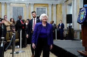 Janet Yellen and Bill Clinton at CDFI Fund - Washington