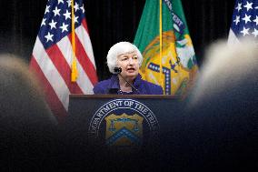 Janet Yellen and Bill Clinton at CDFI Fund - Washington