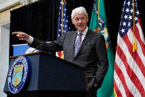 Janet Yellen and Bill Clinton at CDFI Fund - Washington