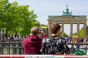 Every Day Life At Brandenburg Gate Berlin