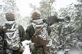 Freezing Winds 24 -harjoituksen Porvoon mediatilaisuudessa kerrotaan Merivoimien ja Yhdysvaltain merijalkaväen...