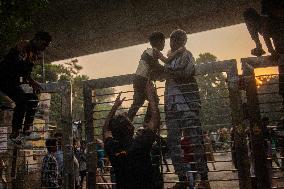 Daily Life In Dhaka