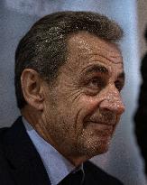 Nicolas Sarkozy Dedicates His Book - Cassis