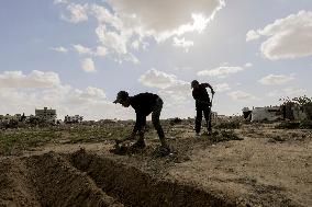 Daily life Of A Palestinian Farmer In The War