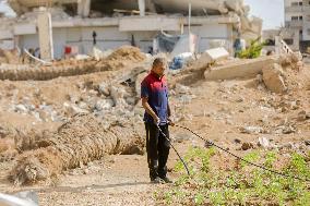 Daily life Of A Palestinian Farmer In The War