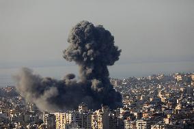 Israel Intensifies Its Bombing Raids on Lebanon