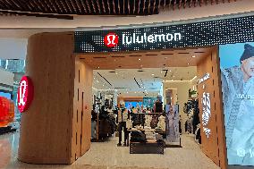 Lululemon Store