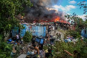 Fire Destroys 1,000 Homes In Slum Area - Manila