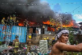 Fire Destroys 1,000 Homes In Slum Area - Manila