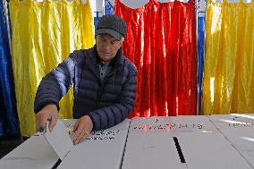 Far-Right Candidate Takes Shock Lead In Presidential Election - Romania